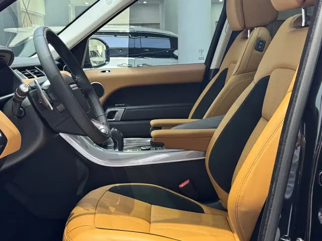 Land Rover Range Rover Sport — Фото автомобиля 12