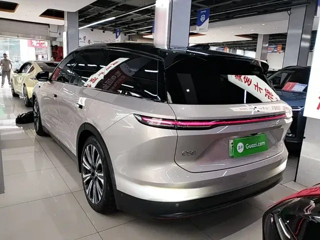 Nio ES8 — Фото автомобиля 4
