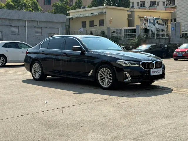 BMW 5 Series — Фото автомобиля 3