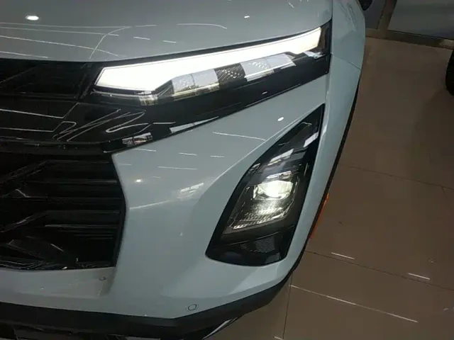 Chevrolet Equinox Plus — Фото автомобиля 23