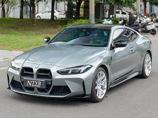 Фотография автомобиля — BMW M4