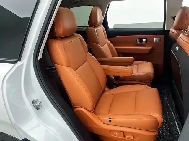 Leapmotor C16 — Фото автомобиля 19