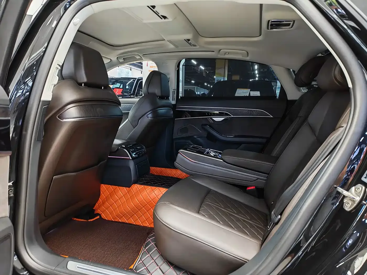 Audi Audi A8 2022 A8L 50 TFSI quattro Comfort Collector's Edition — Фото автомобиля 6