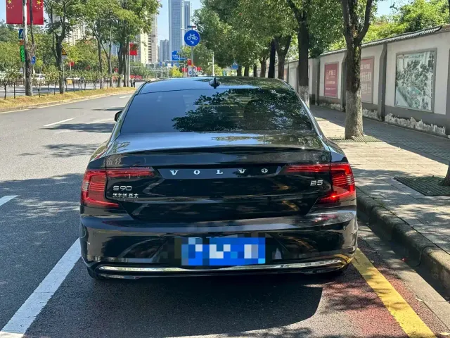 Volvo S90 — Фото автомобиля 8