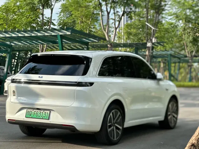 Li Auto L6 — Фото автомобиля 13