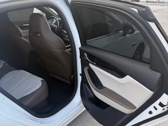 BYD Qin PLUS — Фото автомобиля 10