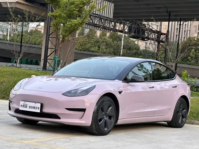 Фотография автомобиля — Tesla Model 3