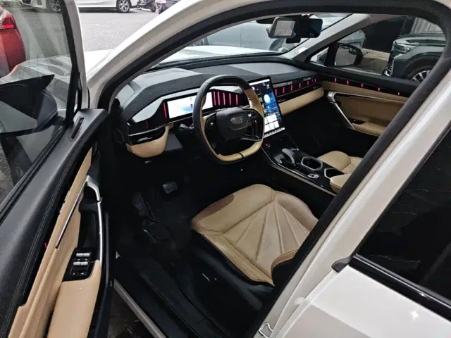 Geely Boyue L — Фото автомобиля 14