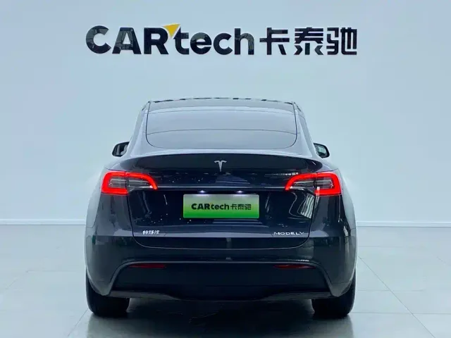 Tesla Model Y — Фото автомобиля 4