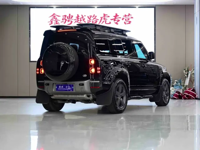 Land Rover Defender — Фото автомобиля 6