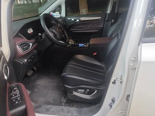 GAC Trumpchi M6 — Фото автомобиля 7