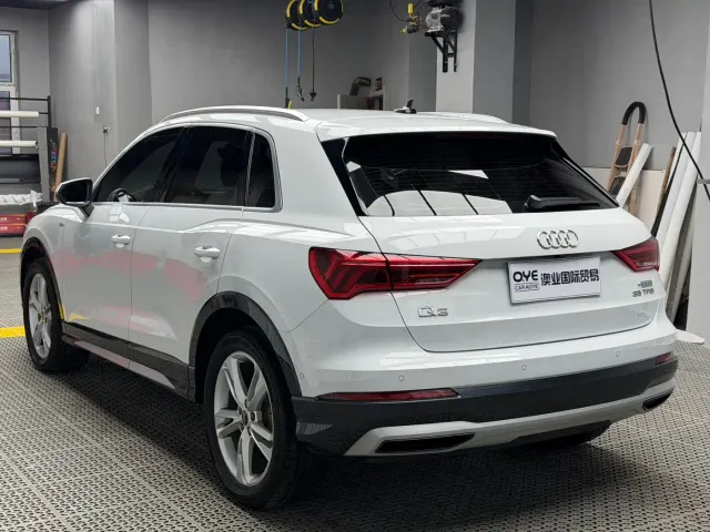 Audi Q3 — Фото автомобиля 4