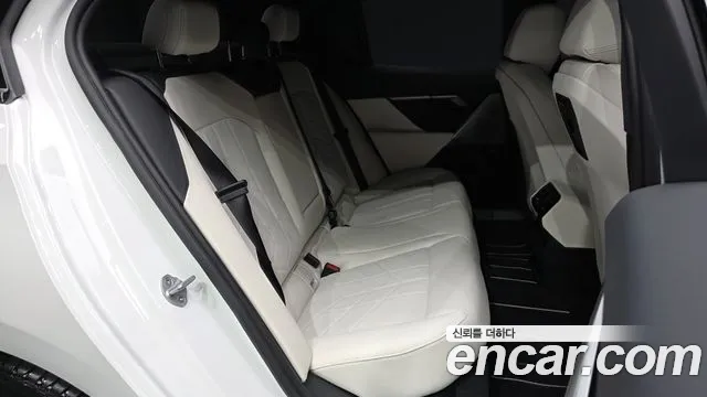 BMW 5-Series — Фото автомобиля 8