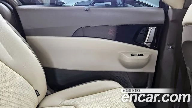 Kia Carnival 4th Gen — Фото автомобиля 25