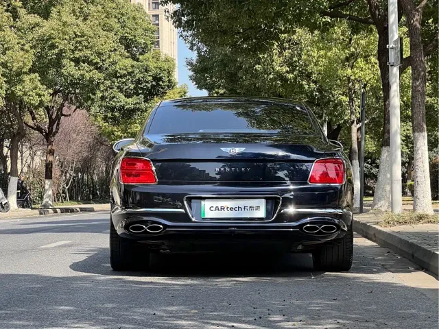 Bentley Flying Spur — Фото автомобиля 4