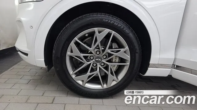 Genesis GV70 2.5T Бензин AWD — Фото автомобиля 4