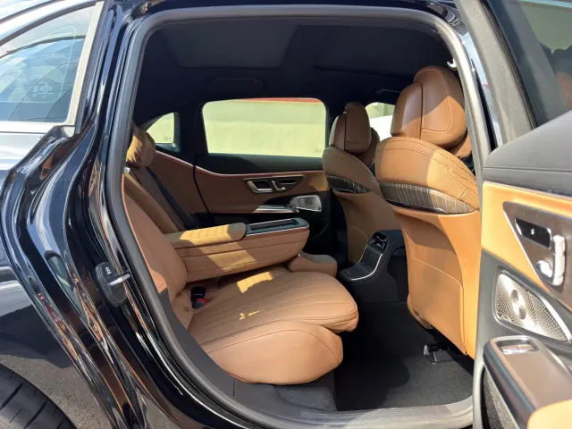 Mercedes-Benz E-Class — Фото автомобиля 7