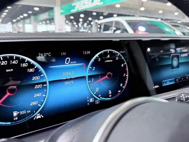 Mercedes-Benz GLE-Class — Фото автомобиля 6
