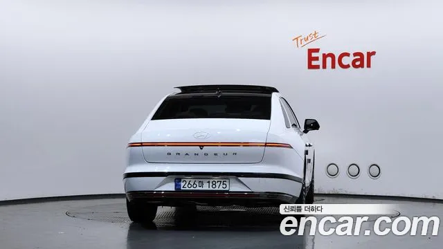 Hyundai Grandeur GN7 — Фото автомобиля 4