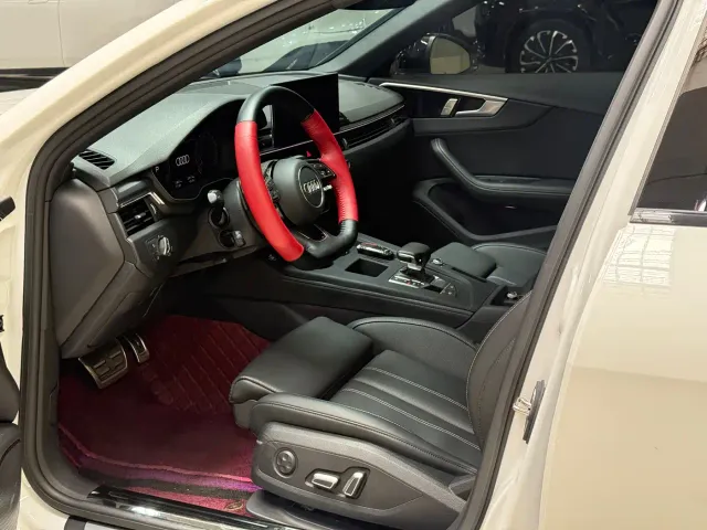 Audi A4L — Фото автомобиля 11