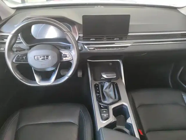 Geely Emgrand — Фото автомобиля 12