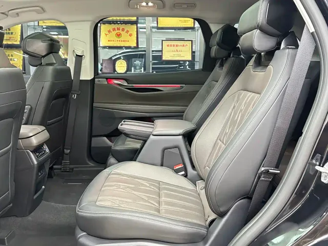 Ford Edge — Фото автомобиля 11