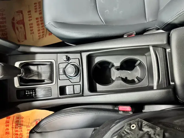 Mazda CX-4 — Фото автомобиля 5