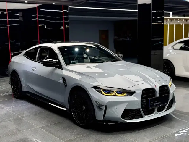 BMW M4 — Фото автомобиля 2