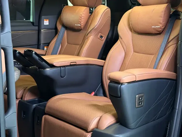 Toyota Alphard — Фото автомобиля 15