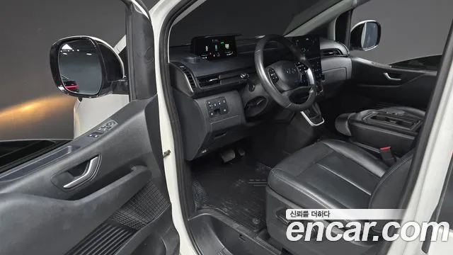 Hyundai Staria Staria 4WD Tourer 9 мест — Фото автомобиля 10