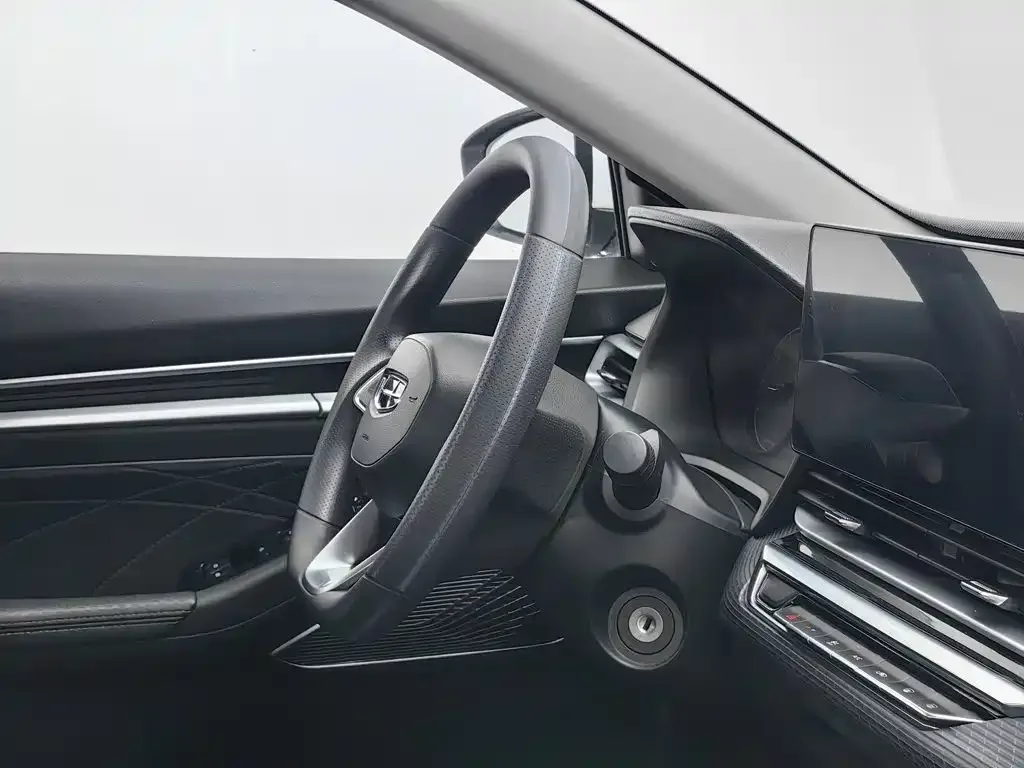 Geely Emgrand 2023 4th Generation Champion Edition 1.5L Manual Luxury — Фото автомобиля 22