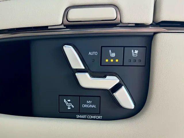 Toyota Alphard — Фото автомобиля 23
