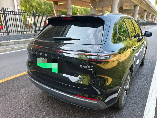 Geely Galaxy Starship 7 EM-i — Фото автомобиля 6