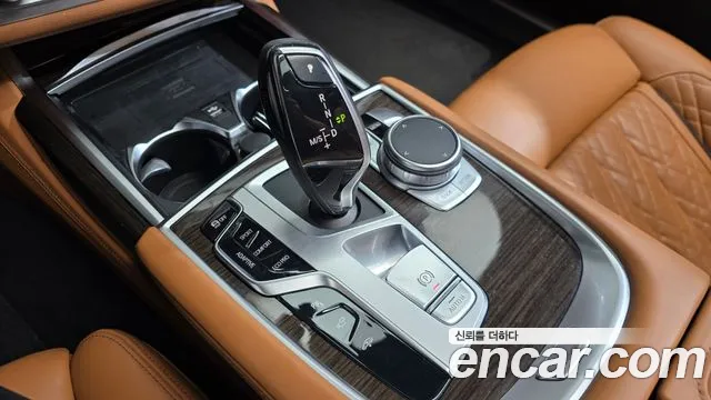 BMW 7-Series — Фото автомобиля 4