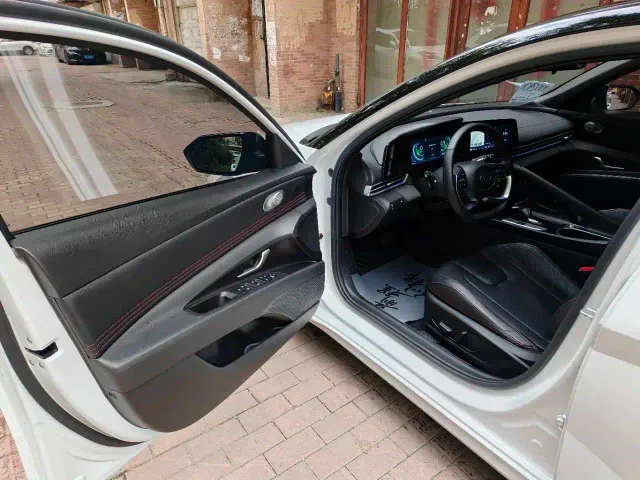 Hyundai Elantra — Фото автомобиля 11