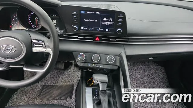 Hyundai AVANTE Avante (CN7) — Фото автомобиля 15