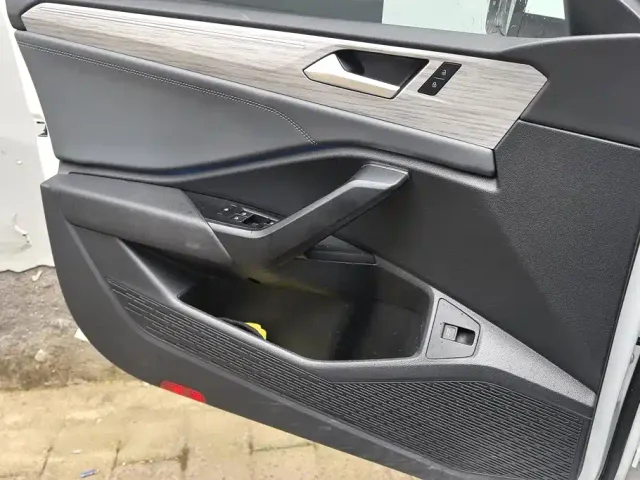 Volkswagen Sagitar — Фото автомобиля 7
