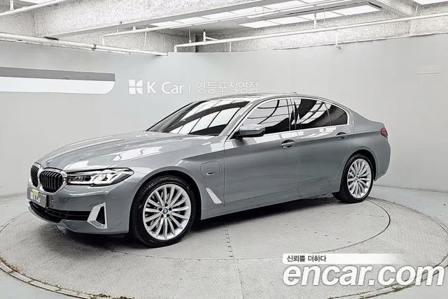 BMW 5 Series G30 — Фото автомобиля 3
