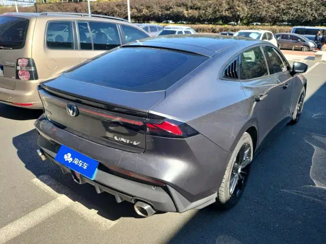 Changan UNI-V — Фото автомобиля 3