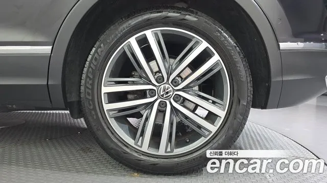 Volkswagen Tiguan Tiguan 2 поколение 2.0 TDI Prestige — Фото автомобиля 18
