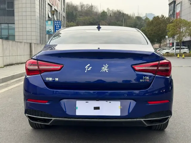 Hongqi H5 — Фото автомобиля 5