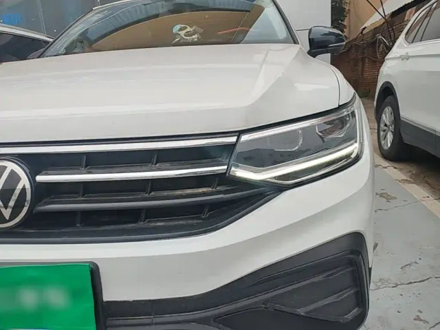 Volkswagen Tiguan L — Фото автомобиля 23