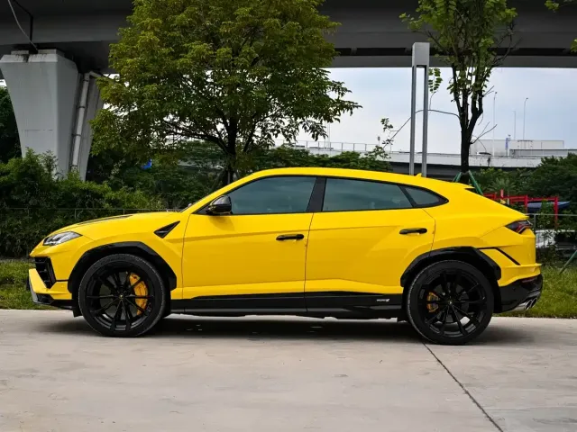 Lamborghini Urus — Фото автомобиля 2