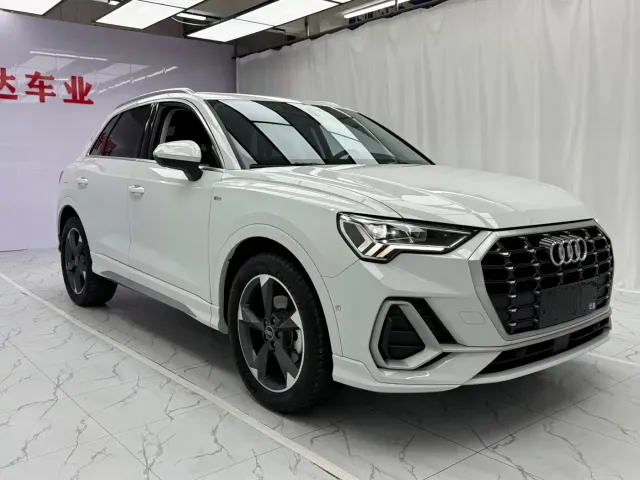Audi Q3 — Фото автомобиля 3