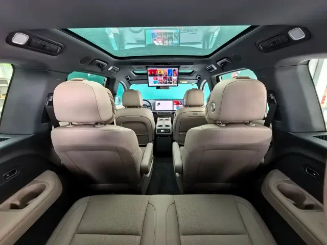 Li Auto L8 — Фото автомобиля 14