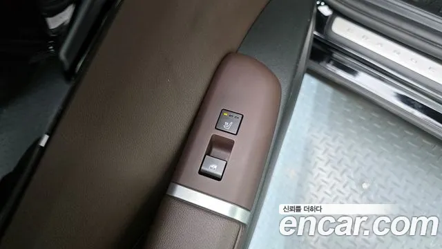 Hyundai Grandeur Grandeur (GN7) 2.5 Бензин 2WD — Фото автомобиля 19