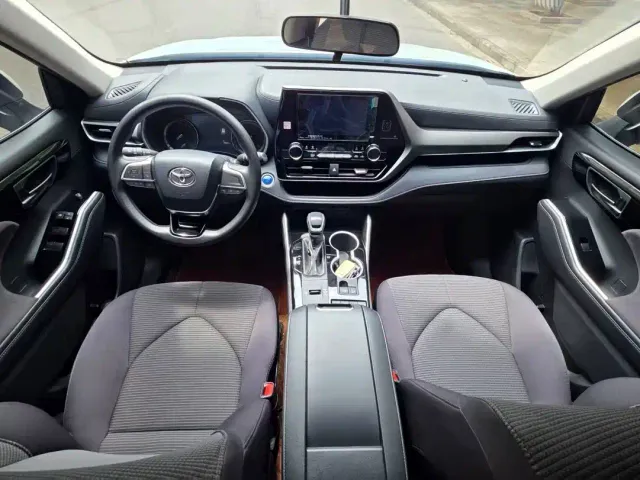 Toyota Highlander — Фото автомобиля 7