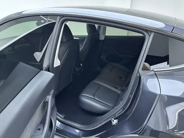 Tesla Model Y — Фото автомобиля 17