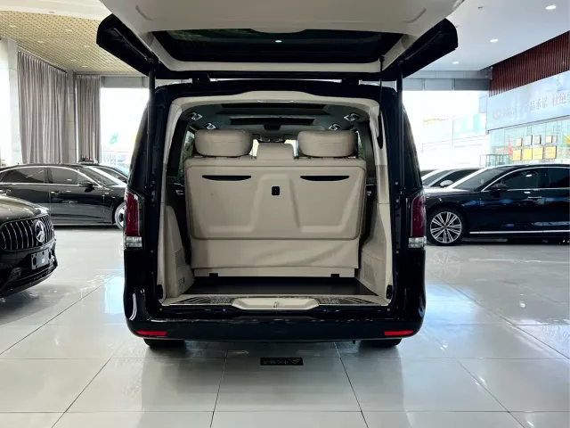 Mercedes-Benz V-Class — Фото автомобиля 26
