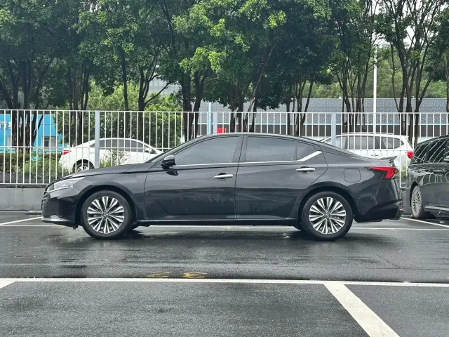 Nissan Teana 2024 2.0L XE Sincere Edition — Фото автомобиля 3